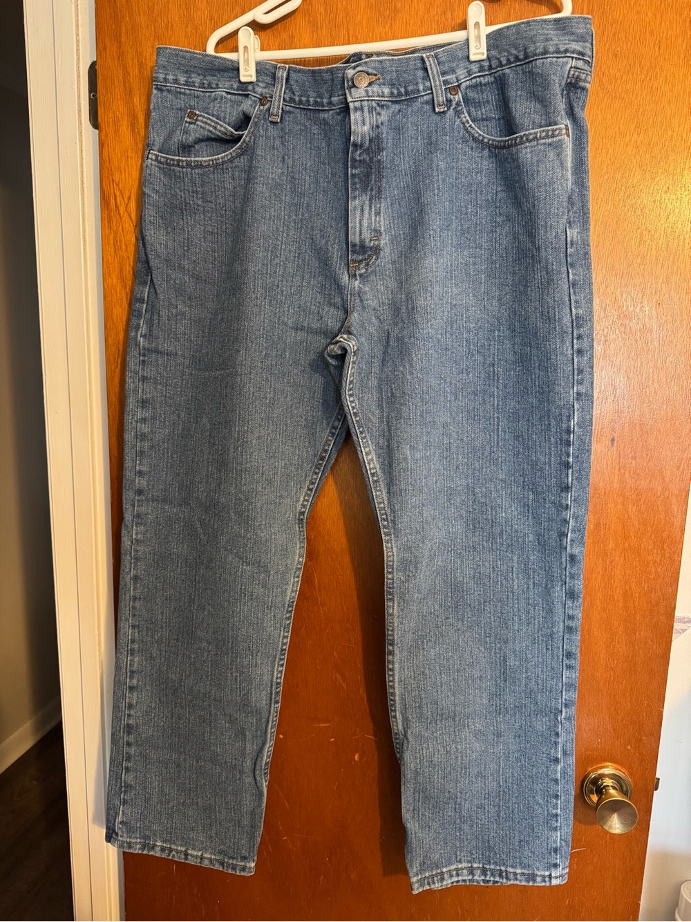 Lee Men's 42x 30 Regular Fit Straight Leg Light Blue Denim Jeans